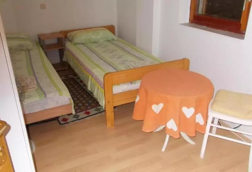ペンション Guest House Accommodation Rupine