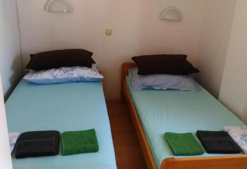 ペンション Guest House Accommodation Rupine