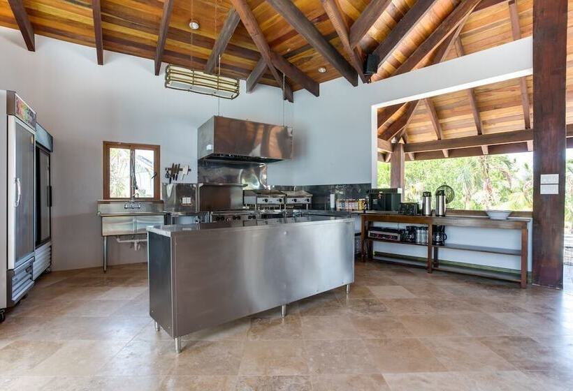 The Enclave  Private Island