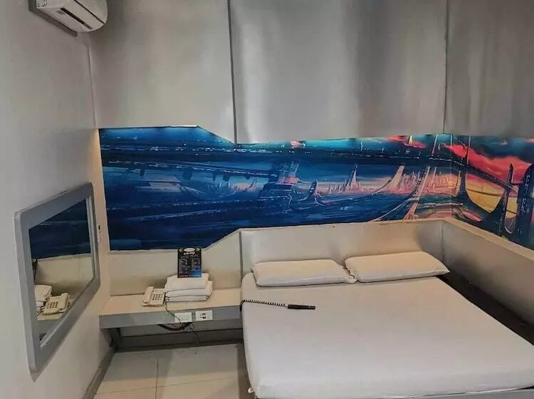 Astrotel Avenida
