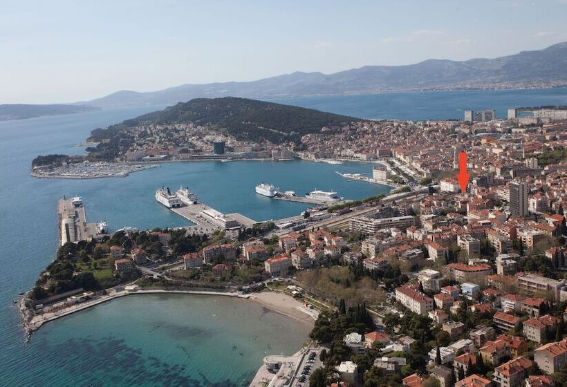 تختخواب و صبحانه Villa Toni Design Apartments