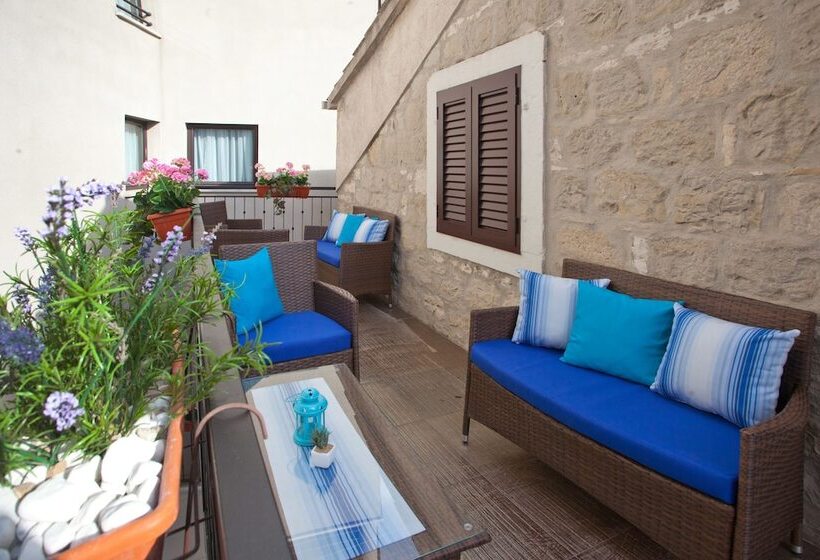 تختخواب و صبحانه Villa Toni Design Apartments