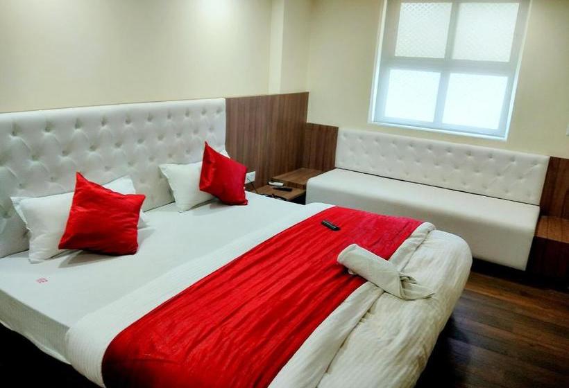 בית מלון כפרי Arya Palace