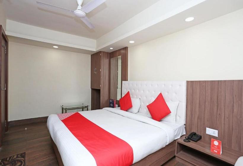 בית מלון כפרי Arya Palace