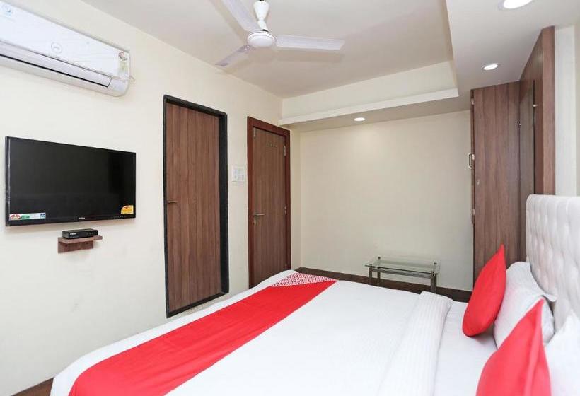 בית מלון כפרי Arya Palace