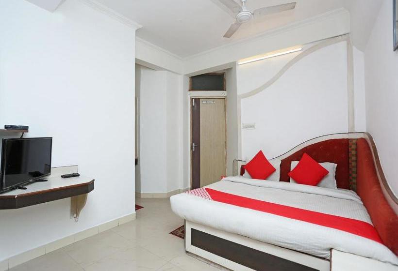 בית מלון כפרי Arya Palace