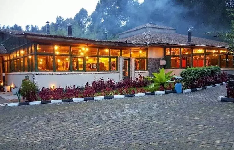 هتل Le Bambou Gorilla Lodge