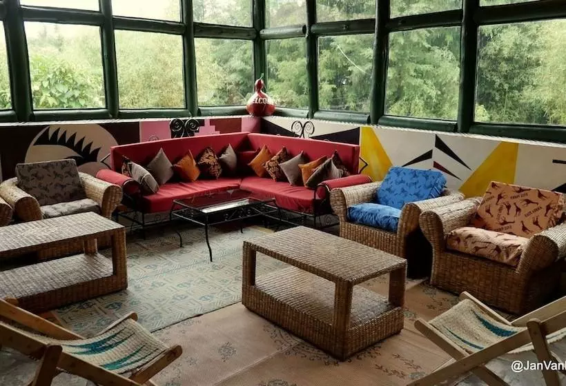 هتل Le Bambou Gorilla Lodge