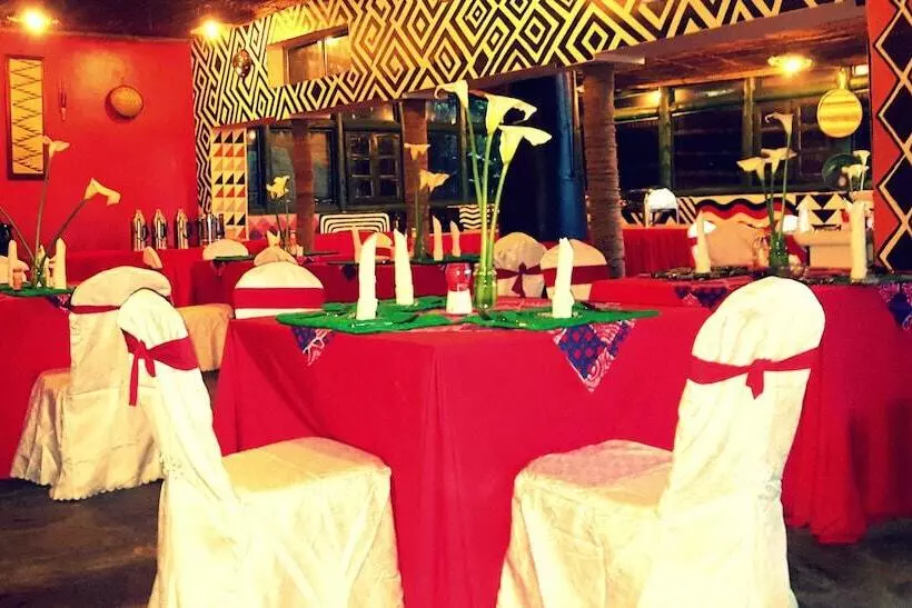 هتل Le Bambou Gorilla Lodge