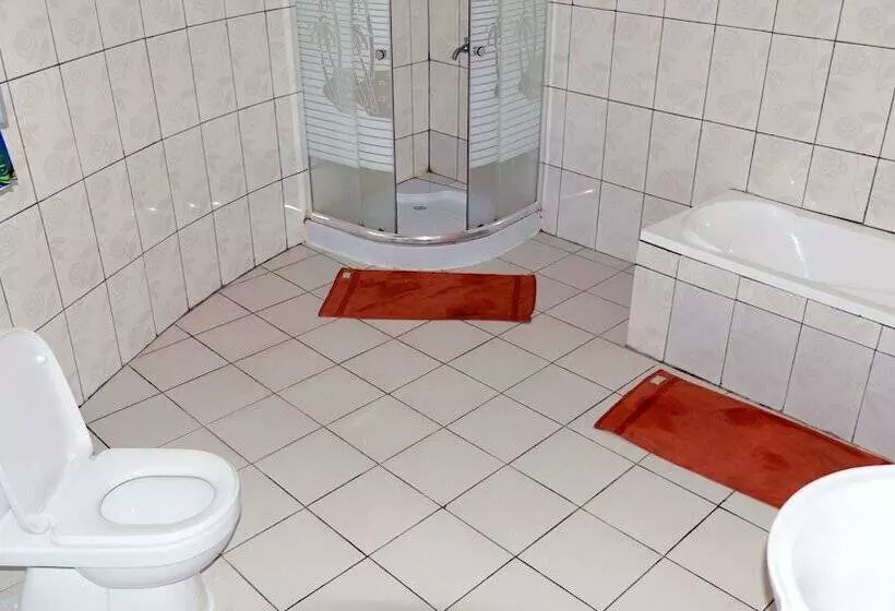 هتل Le Bambou Gorilla Lodge