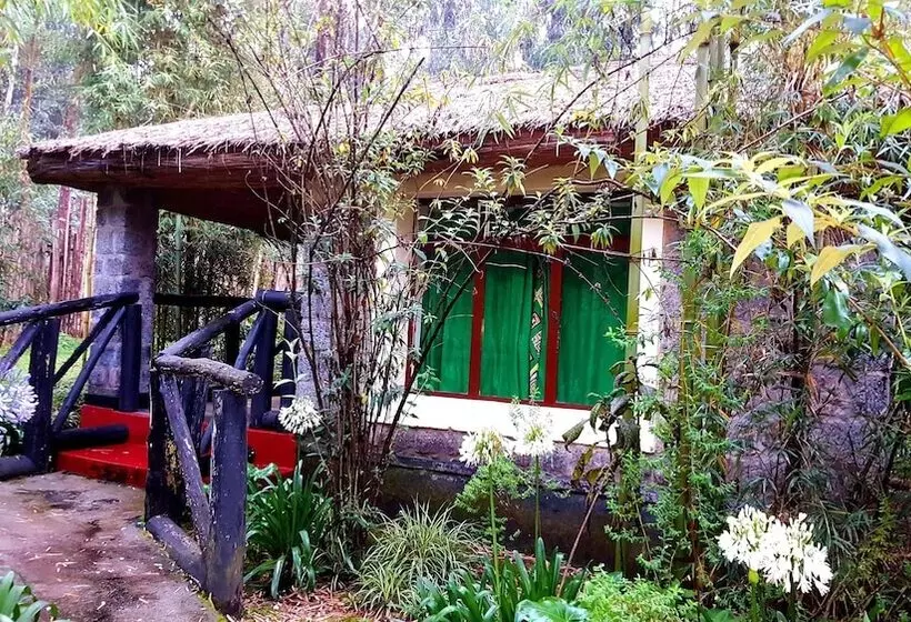 هتل Le Bambou Gorilla Lodge