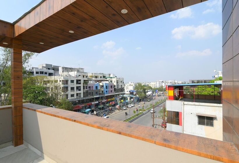 בית מלון כפרי Treebo Avadh Residency