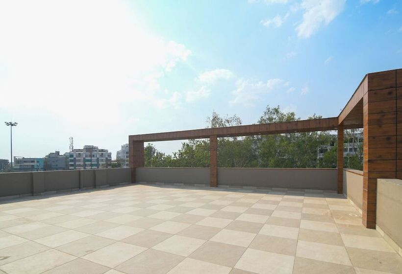 בית מלון כפרי Treebo Avadh Residency