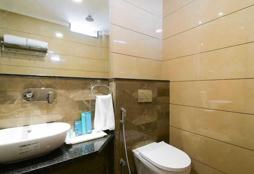 בית מלון כפרי Treebo Avadh Residency