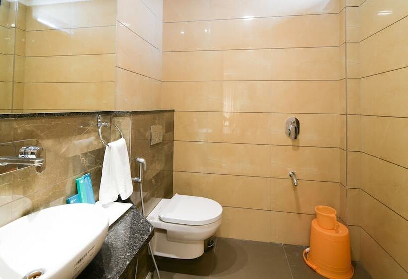 בית מלון כפרי Treebo Avadh Residency