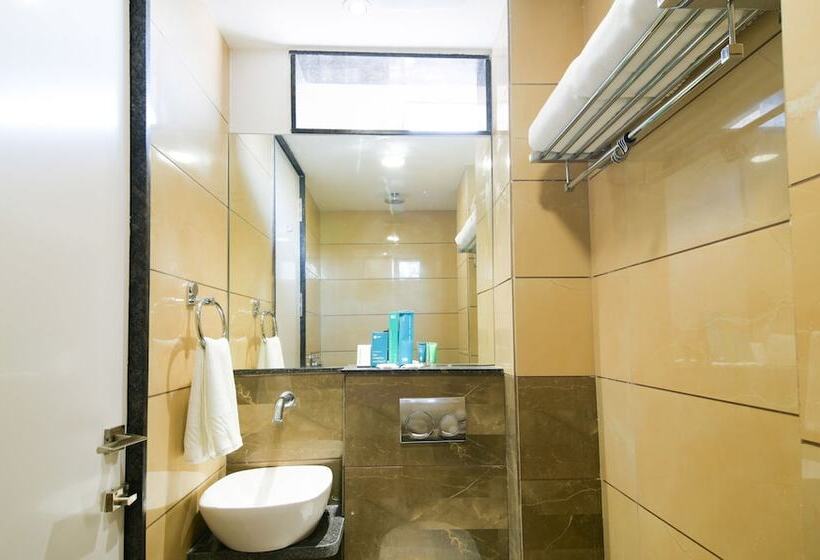 בית מלון כפרי Treebo Avadh Residency