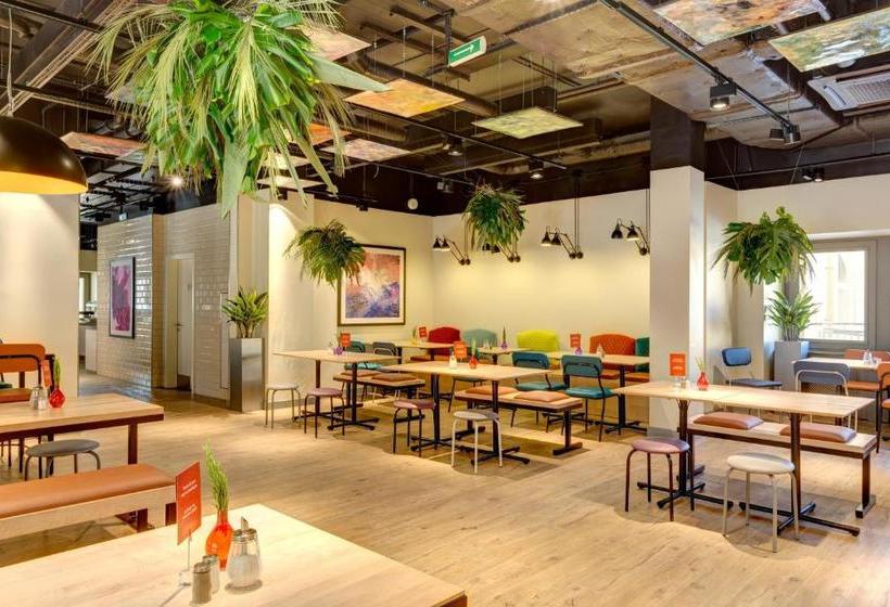 ホテル Holiday Inn St. Petersburg  Theatre Square