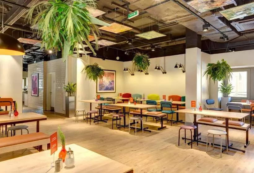 ホテル Holiday Inn St. Petersburg  Theatre Square