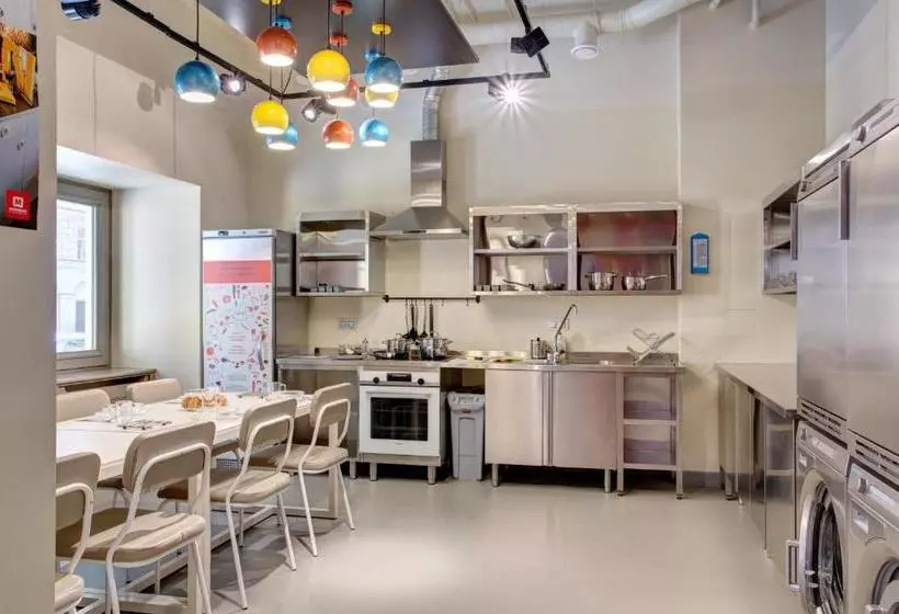 ホテル Holiday Inn St. Petersburg  Theatre Square