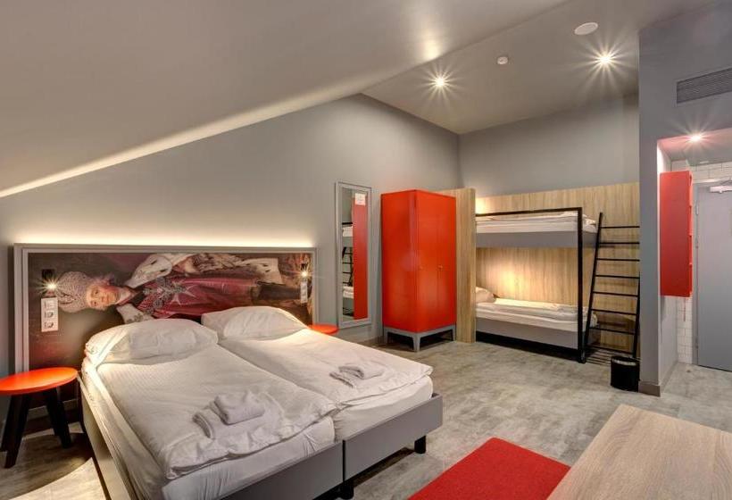 ホテル Holiday Inn St. Petersburg  Theatre Square