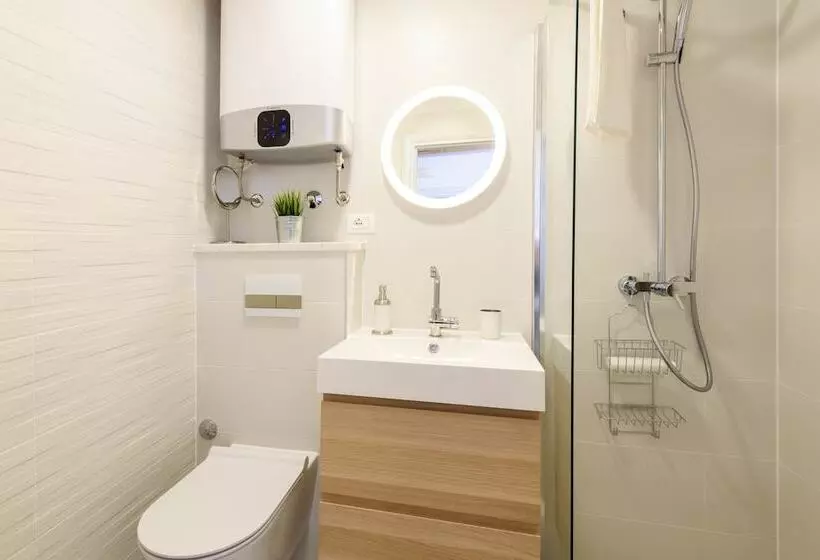 Majatalo Apartments & Rooms Tiramola   Old Town