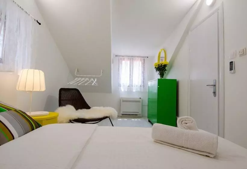 Majatalo Apartments & Rooms Tiramola   Old Town