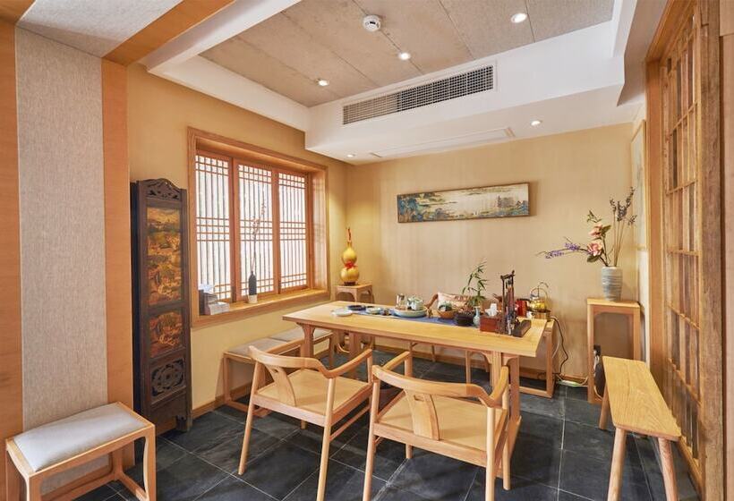 פנסיון Best Wishes West Lake Lnn