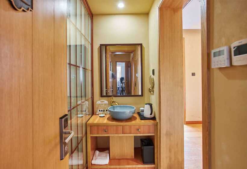 פנסיון Best Wishes West Lake Lnn