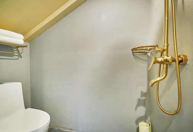 פנסיון Best Wishes West Lake Lnn