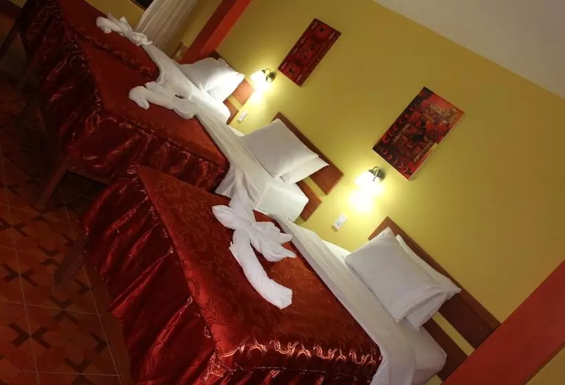 تختخواب و صبحانه Hostal Sol De Oro