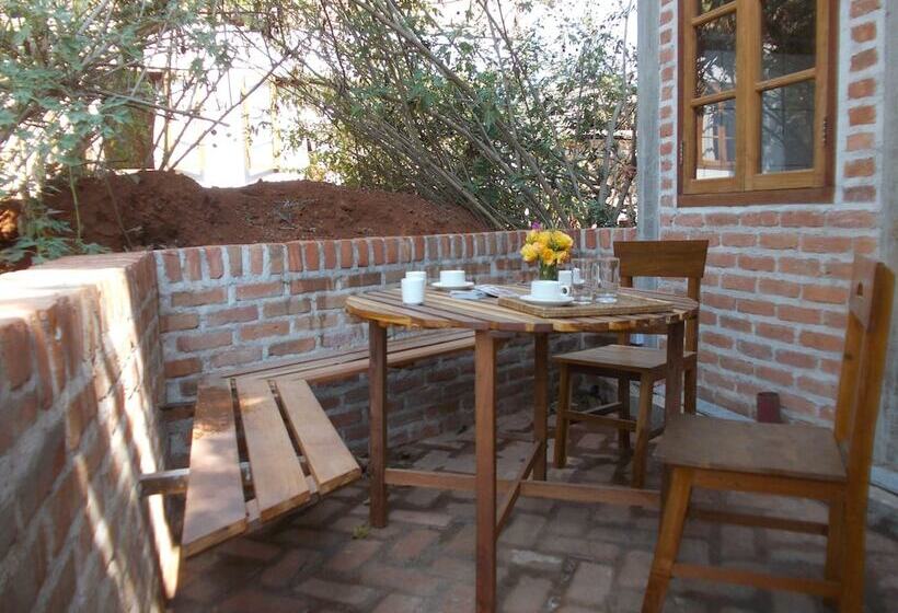 Thitaw Two B&b