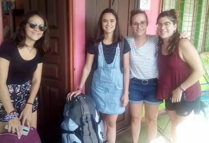 ユースホステル Chill Out Arenal