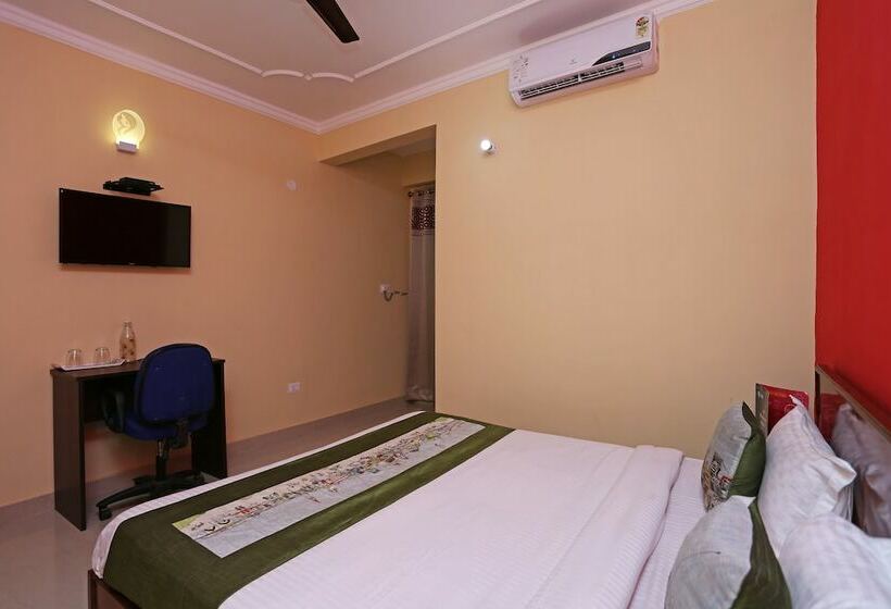 בית מלון כפרי A R Residency By Oyo Rooms