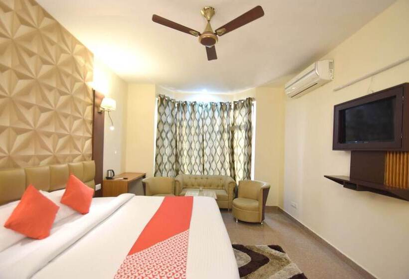 Capital O 11567 Hotel Shivalik Hills