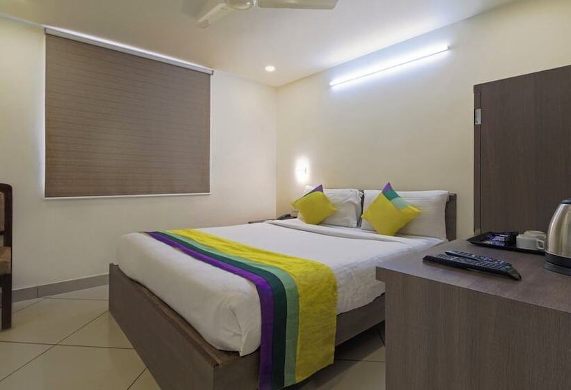 Itsy Hotels N Square