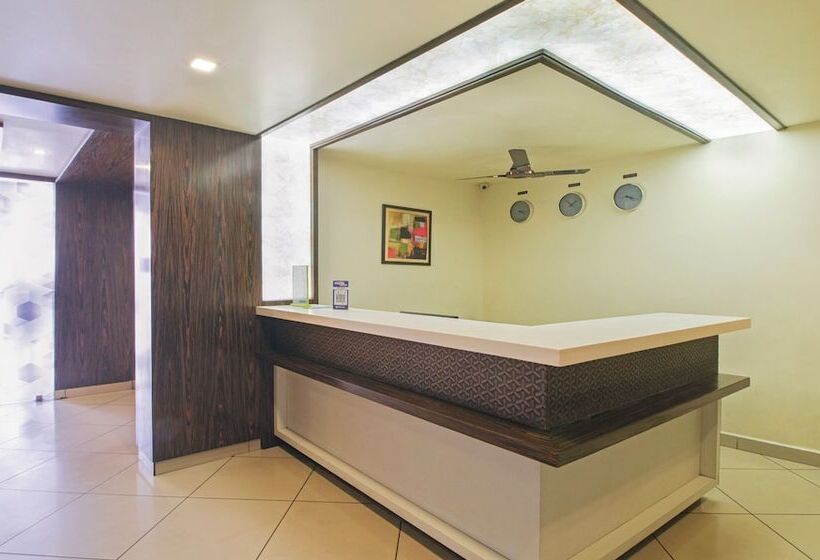 Itsy Hotels N Square