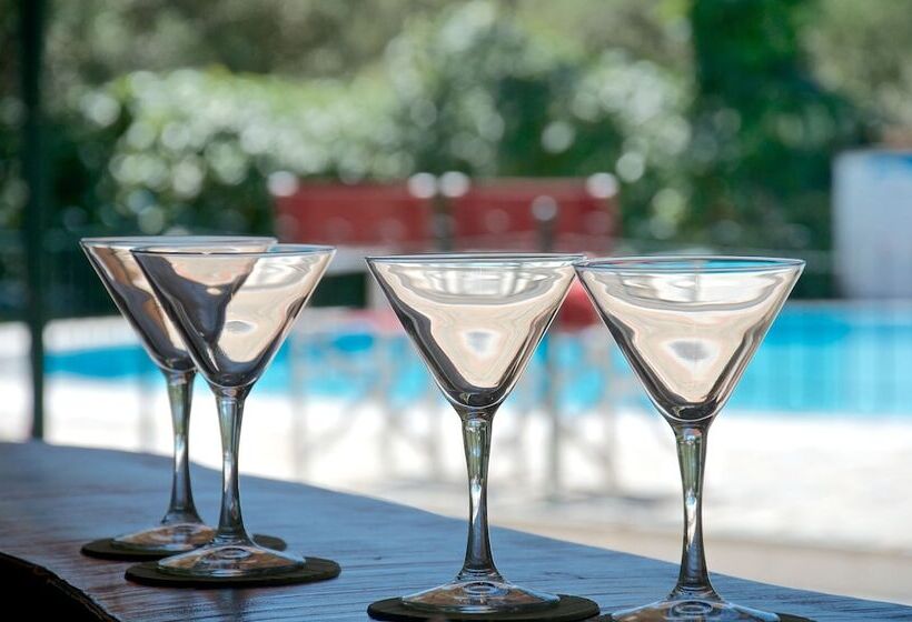 هتل Residenza Turistica  Torre Delle Viole