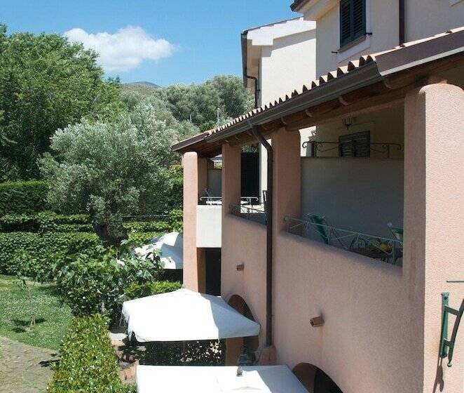 هتل Residenza Turistica  Torre Delle Viole