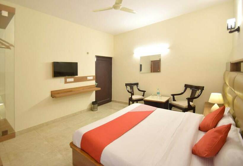 Capital O 11567 Hotel Shivalik Hills