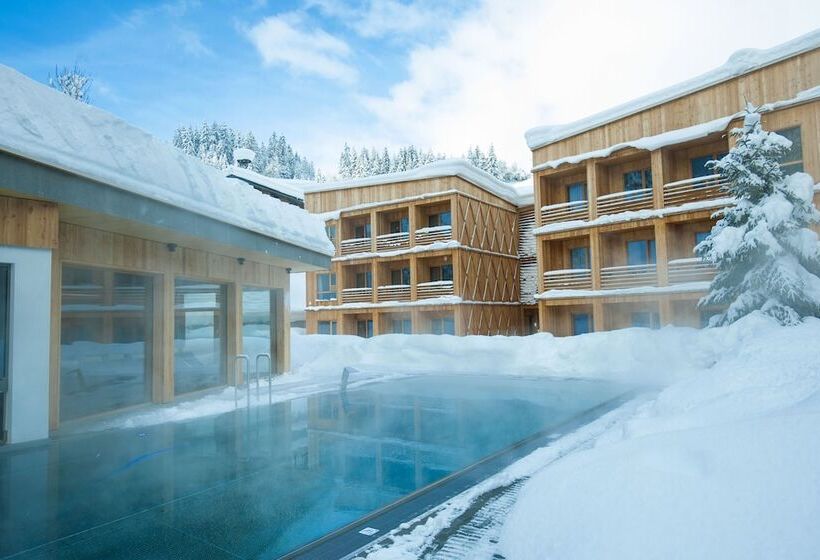 בית מלון כפרי Tirol Lodge