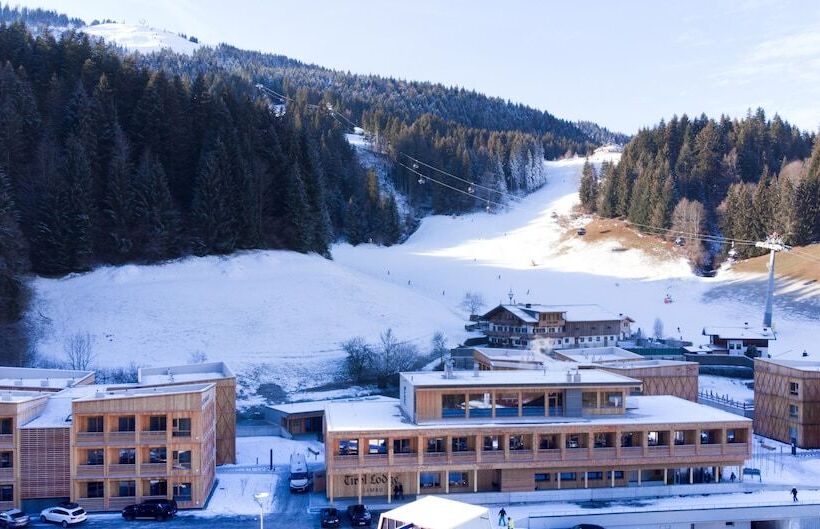 בית מלון כפרי Tirol Lodge