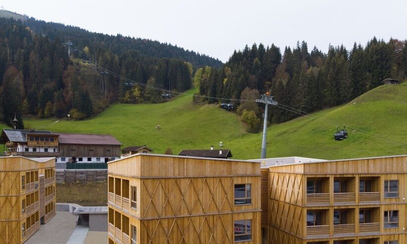 בית מלון כפרי Tirol Lodge