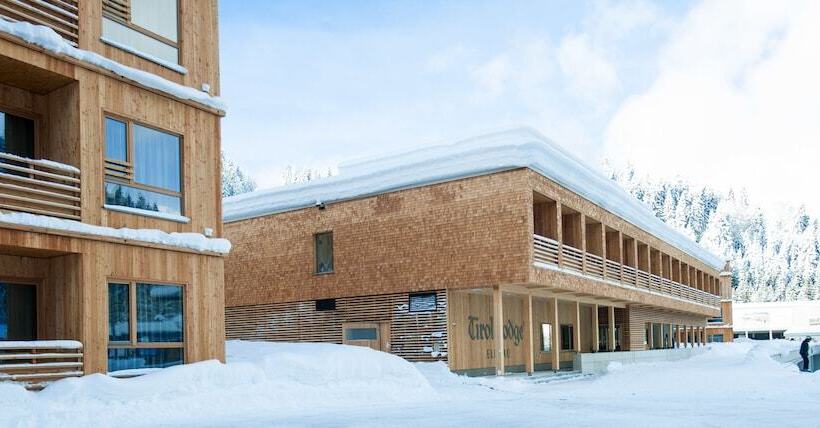 בית מלון כפרי Tirol Lodge