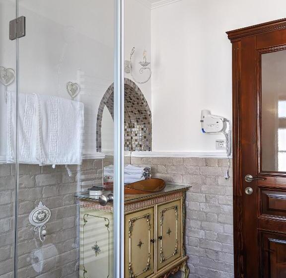 La Teo Pensiune Si Pivnita