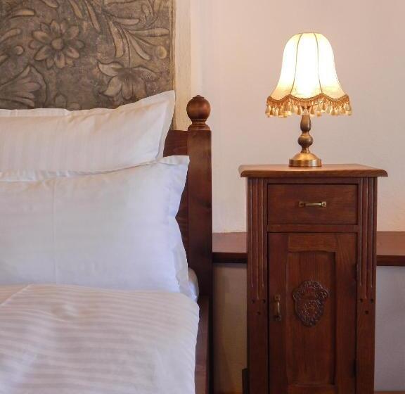 La Teo Pensiune Si Pivnita