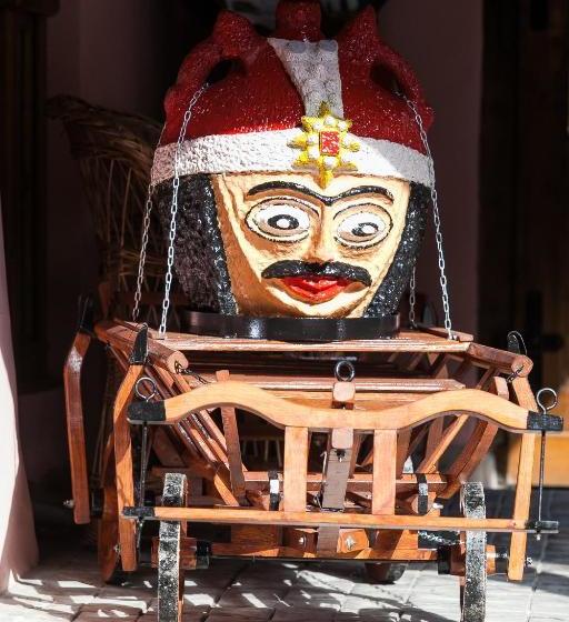 La Teo Pensiune Si Pivnita