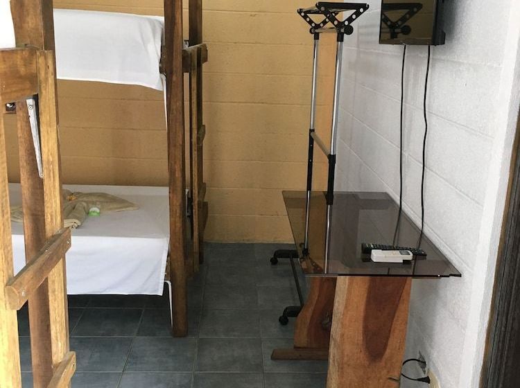 Хостел La Fortuna Backpackers Resort