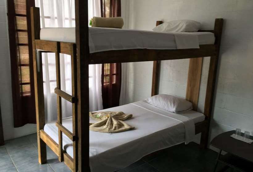 Хостел La Fortuna Backpackers Resort