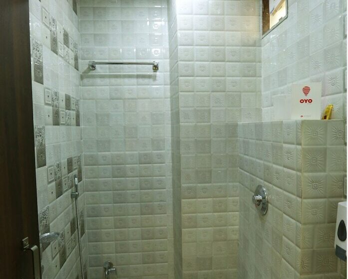 هتل Krishna Galaxy By Oyo Rooms