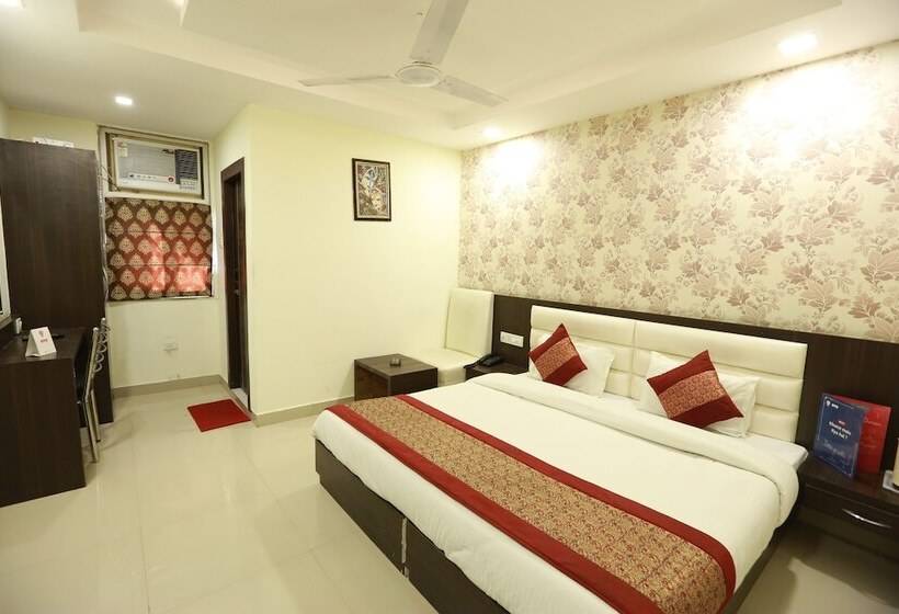هتل Krishna Galaxy By Oyo Rooms